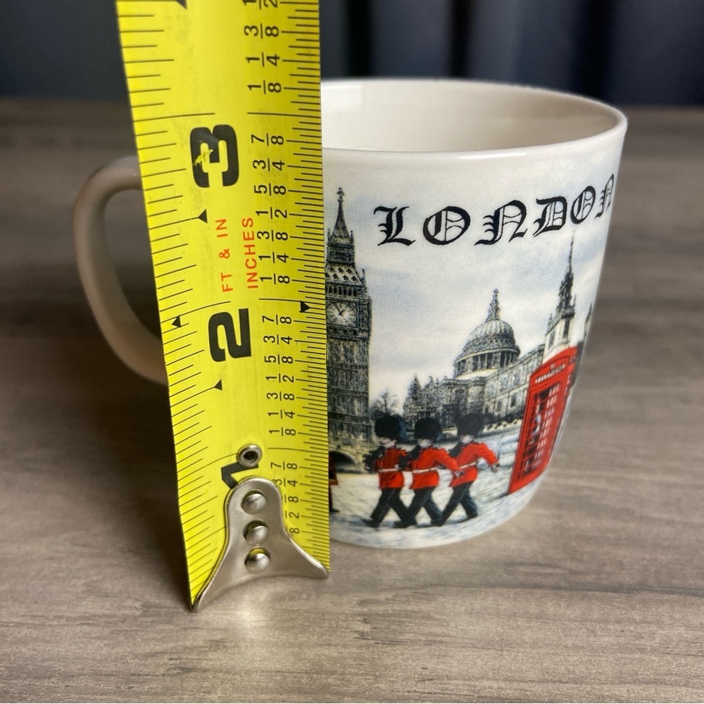 London Souvenir Mug, Various Points of‎ Interest - Picture 6 of 8